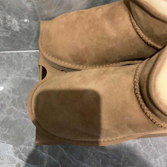 UGG Tan Platform Boots - Picture 3 of 5